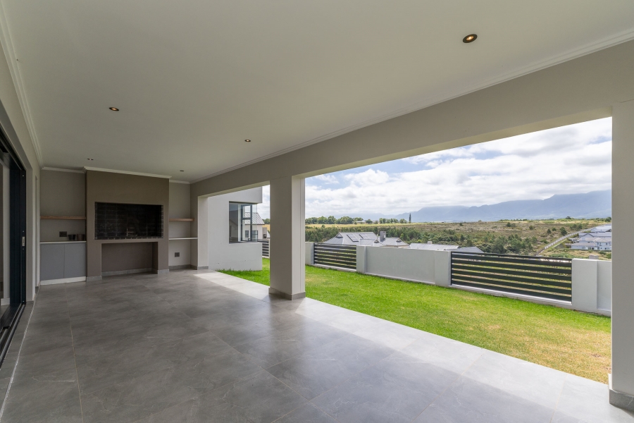 3 Bedroom Property for Sale in Kingswood Golf Estate Western Cape